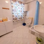 Neva & Neva House * Srima