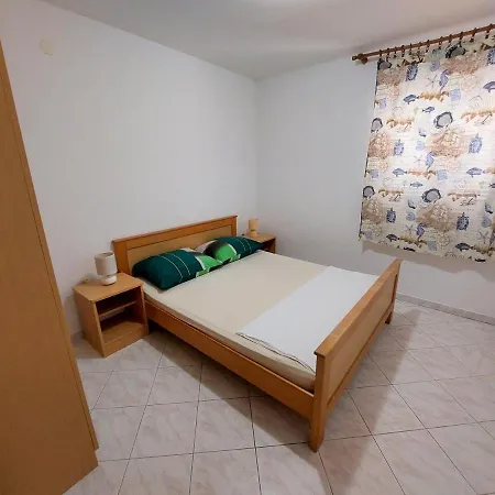 Neva & Neva House Srima