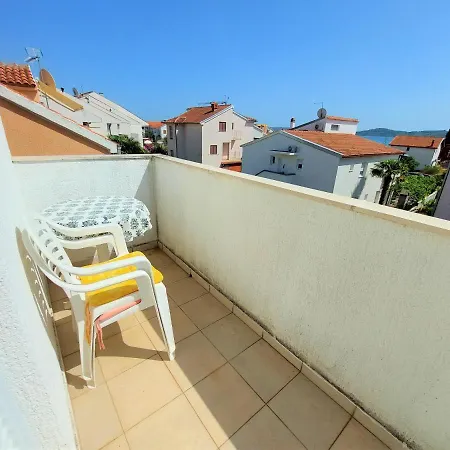 公寓 Neva & Neva House *