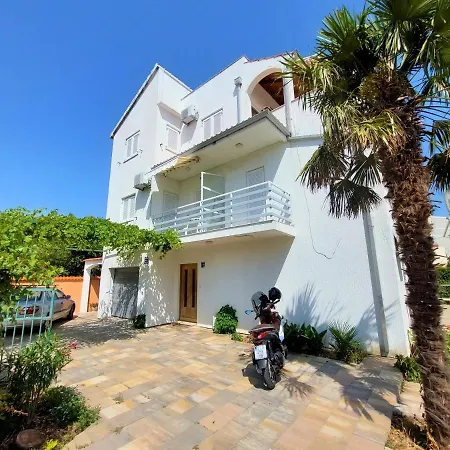 Neva & Neva House *