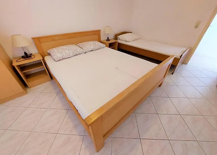 Neva & Neva House Srima