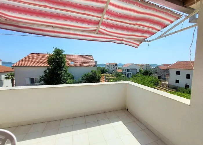 Neva & Neva House Apartman Srima