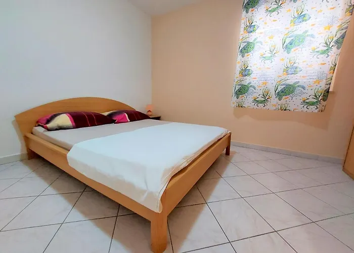 Neva & Neva House * Srima