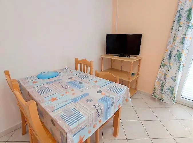 Neva & Neva House * Srima